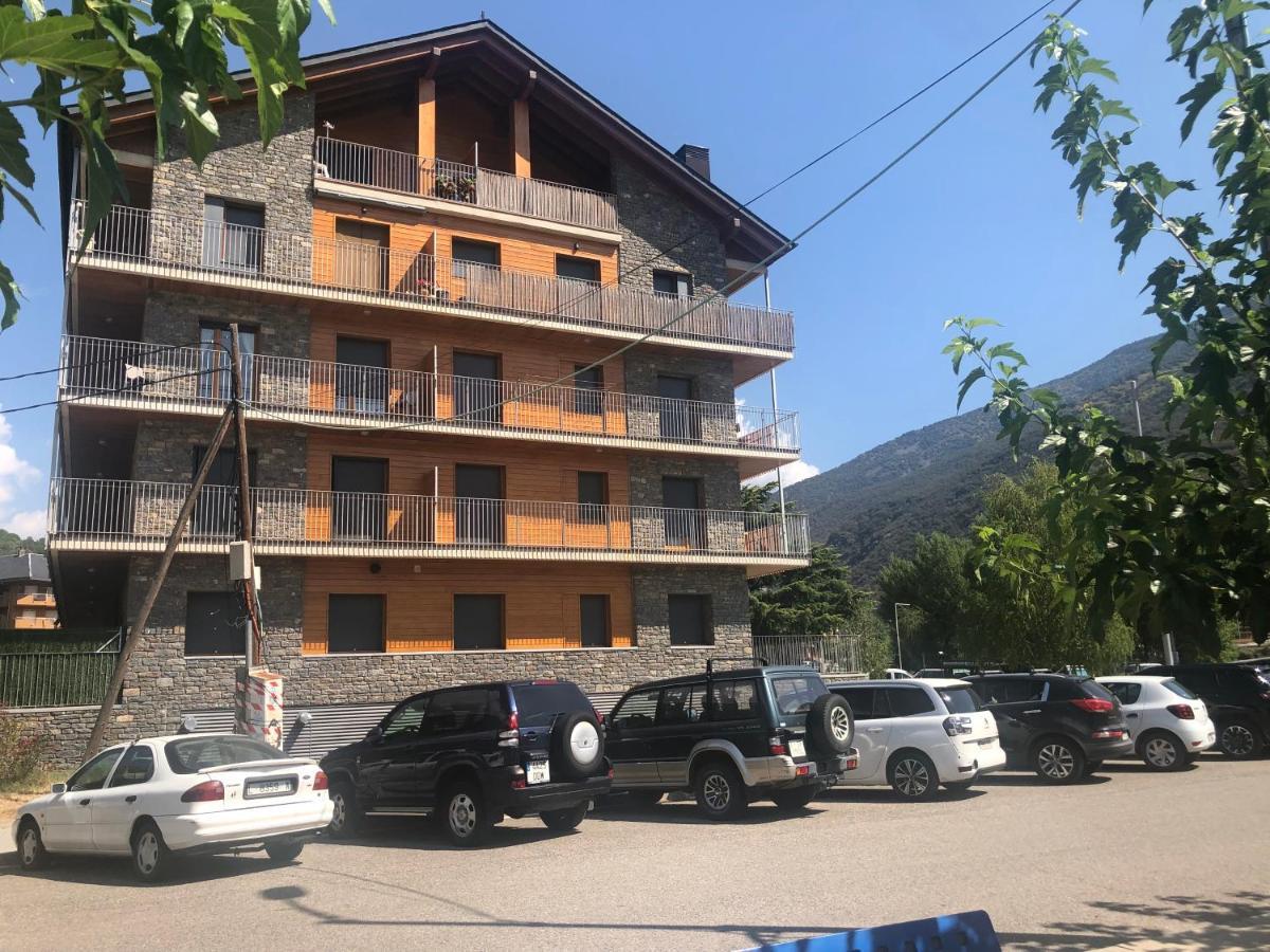 Un Lindo Piso Acogedor Para Desconectar En Sort Exterior foto